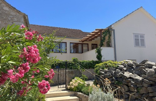 Vrboska House | House Lara (11851-K1) - Vrboska - island Hvar