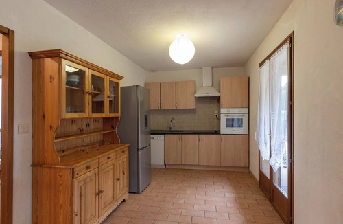 Chambonas House | House 'Les Sources Gite Cabernet' with Shared Pool, Private Terrace and Air Conditioning