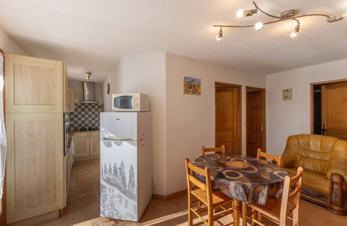 Chambonas House | House 'Les Sources Gîte La Remise' with Shared Pool, Private Terrace and Air Conditioning