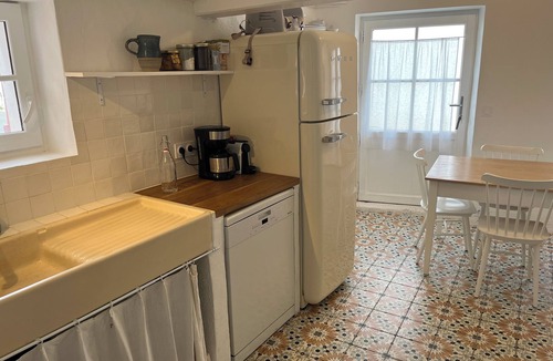 Ile d'Yeu House | House LES VOLETS ROSES