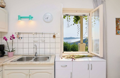 Brsecine Cottage | House Lillla