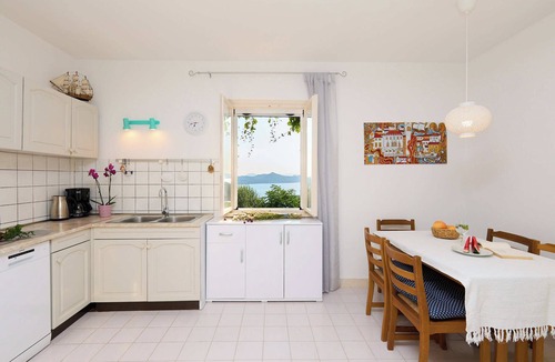 Brsecine Cottage | House Lillla