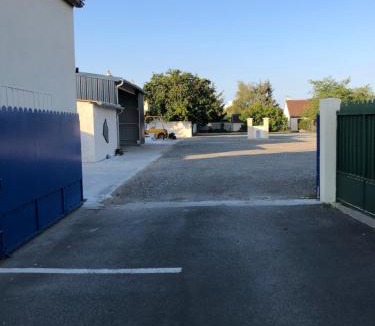 Issoudun Villa | House, lot, secure private parking