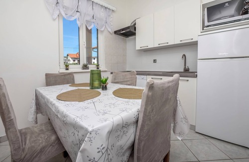 Podglavica House | House Lucija (28841-K1) - Rogoznica