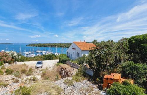 Veli Rat House | House Mirta