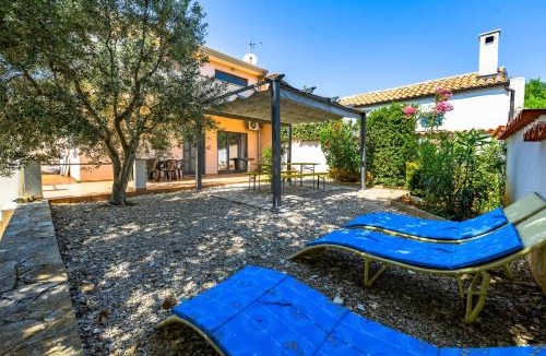 Stranici kod Nove Vasi Apartment | House Monique with pool