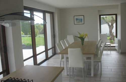 Clohars-Carnoet House | House N°7. 4 *. WIFI Swimming pool 28°; Tennis court; Wooded park 15,000 m²; Car park