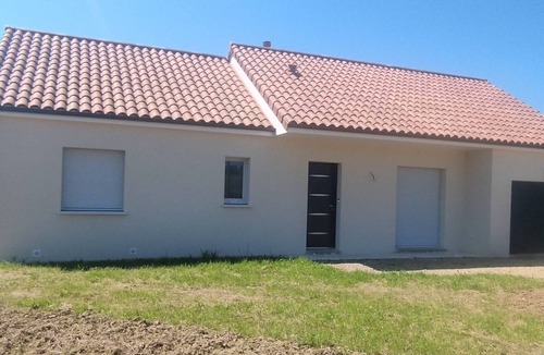 Saint-Yrieix-la-Perche House | House near village Saint Yiriex la Perche