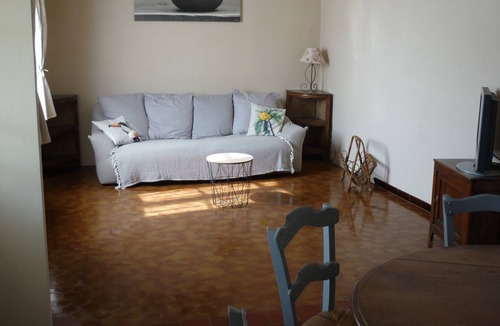 Sainte-Eulalie-en-Born House | house near ocean with large garden