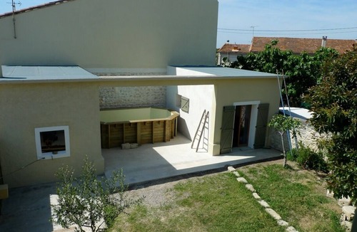 Saint-Gilles House | House near Arles with swimming pool