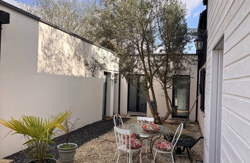 Sarcelles House | House near Paris for 5-6 people with garden for relaxing after visits