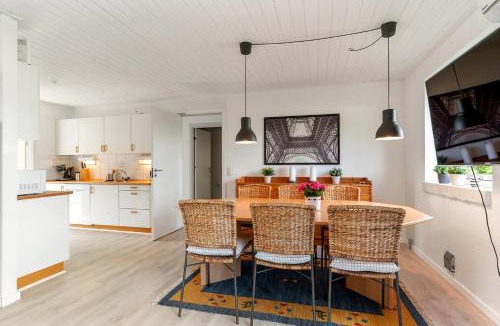 Lystrup Villa | House near public transport