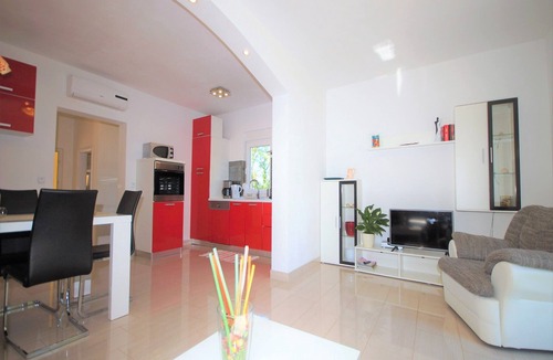 Rebici House | House Nensi with private pool and fenced yard