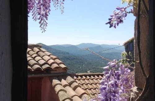 Carlencas-et-Levas House | House of artists.
