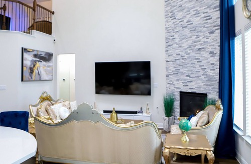 Wylie House | House Of Elegance Minutes from Downtown Dallas
