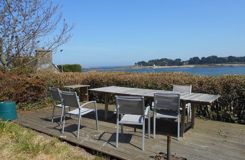 Plougrescant House | House of le Castel