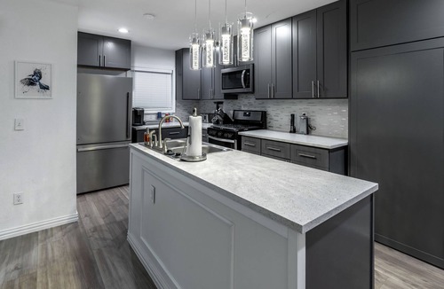 Fort Worth House | House of Malcolm central Ft. Worth/Dickies Arena