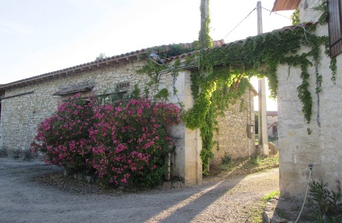Villeneuve-sur-Vere House | House of Petit Lieur