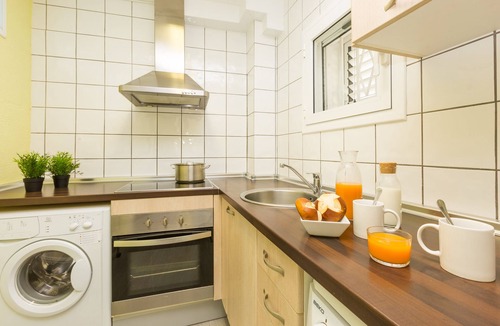 Cap de Salou House | HOUSE ON A CLIFF, BEACH AT 30 M, SATELLITE TV, WIFI, PARKING AND SWIMMING POOL