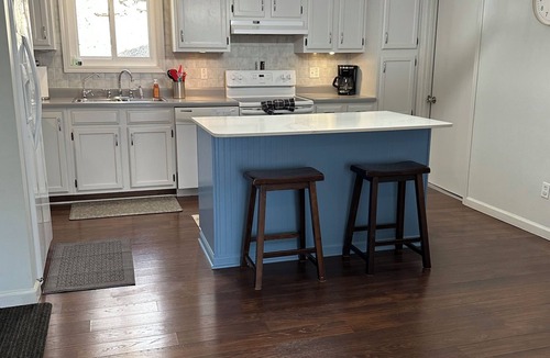 Linn Creek House | House on a quiet uncrowded cove