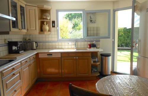 Sainte-Marie-Plage Villa | HOUSE ON BEACH, POOL, GARDEN , WIFI.