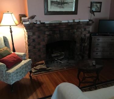 The Heights Bed & Breakfast | House on Chase Creek