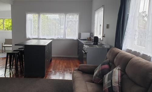 Taumarunui House | House on Huia