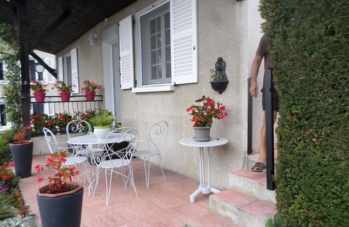 Brie-et-Angonnes House | House on property