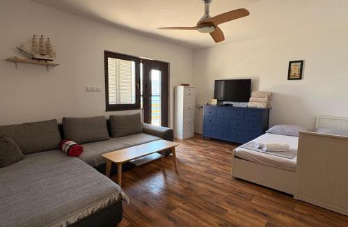 Zubovici House | House on the beach