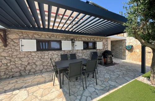 Zubovici House | House on the beach