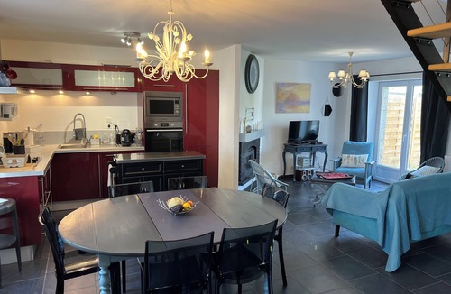 Le Vivier-sur-Mer House | House on the Cancale/Mont-Saint-Michel coastline, ideal for families.