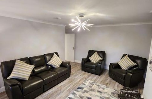 Luton House | House on the Furrows