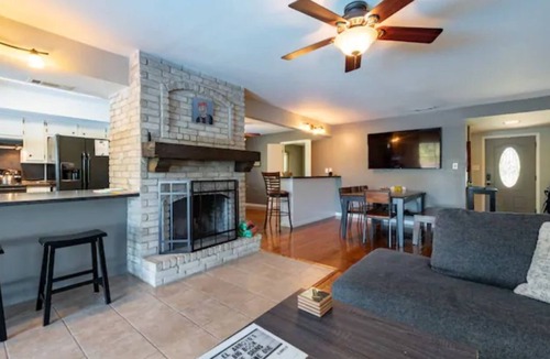 Austin House | House on the Hill w/ Heated Pool