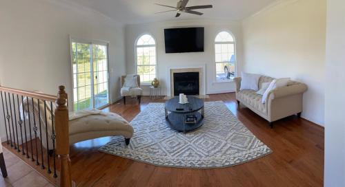 Cardiff Villa | House on the hills