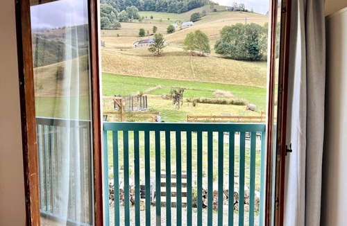Campan House | House on the mountain, between ski slopes and hiking trails.