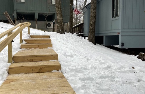 Treeloft Ski Chalet | House on the slopes Ski-in/out