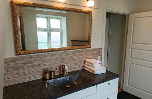 Kvaers Apartment | House on Vellingtoft in Kværs - apartment and deluxe rooms