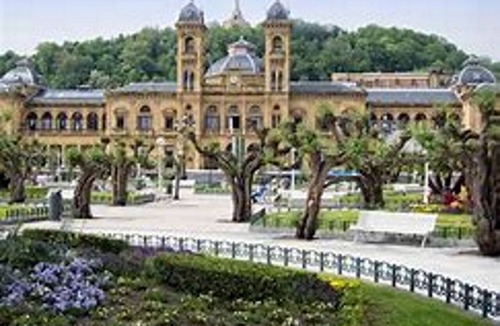 Bernac-Debat House | House overlooking the Pic du Midi