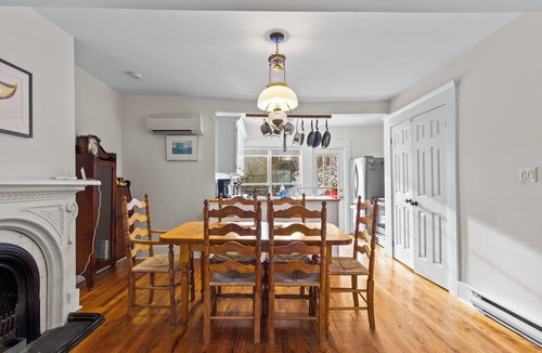Waterford Valley House | House Patrick 4Bd Loft Style Parking