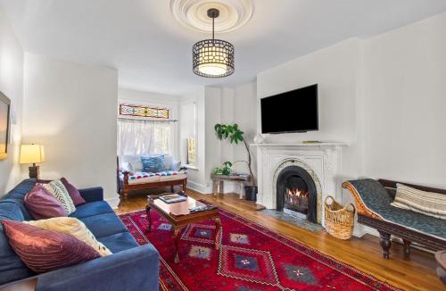 Waterford Valley House | House Patrick 4Bd Loft Style Parking