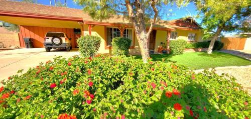 South Scottsdale House | House & Private Pool, Fast Wifi, Great Location!