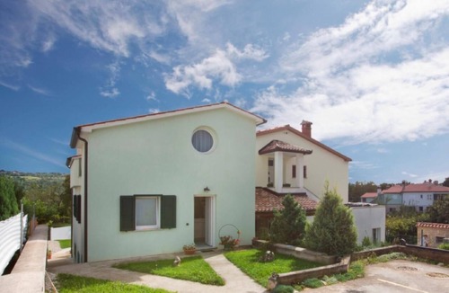 Vinez House | House Sanchi, consisting of 2 separate flats