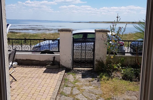 Penvins House | House sea view, feet in the water and the beach