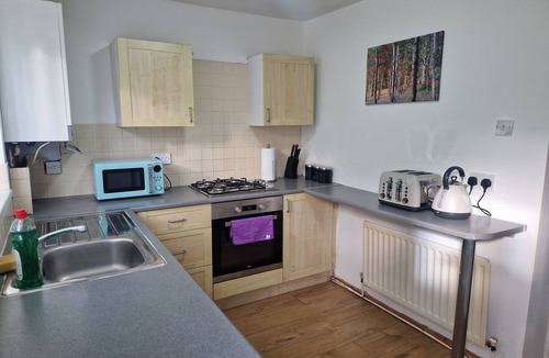 Wallsend House | House - Sleeps 4 - Garden - Parking