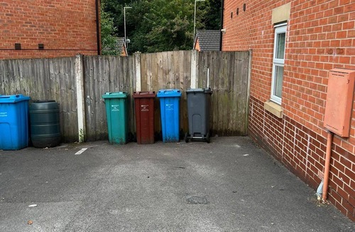 Manchester House | House - Sleeps 5, Private Parking & Pets Allowed