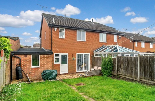 Willesborough House | House - Sleeps 7 - Garden - Parking