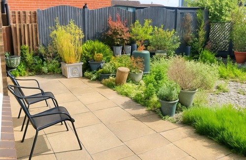 Sittingbourne House | House - Sleeps 7 - Pet friendly - Garden - Parking