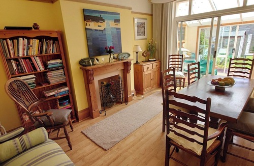 Bexhill-on-Sea House | House - Sleeps 8 - Pet friendly - Garden - Parking