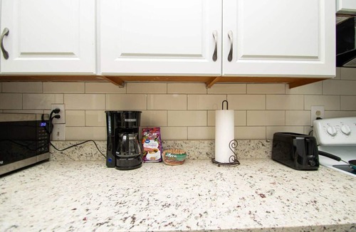 Little Rock House | House - Sleeps 8 - Parking - Malls Close