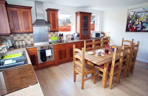 Ullapool House | House - Sleeps 8 - Pets Ok - Parking